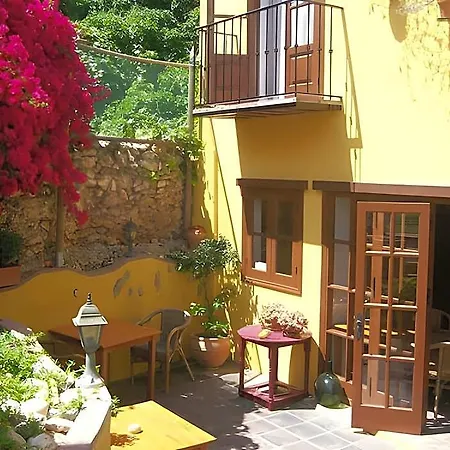 Boutique Lorca בית הארחה 2*