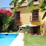 Гостьовий будинок Boutique Lorca 2*